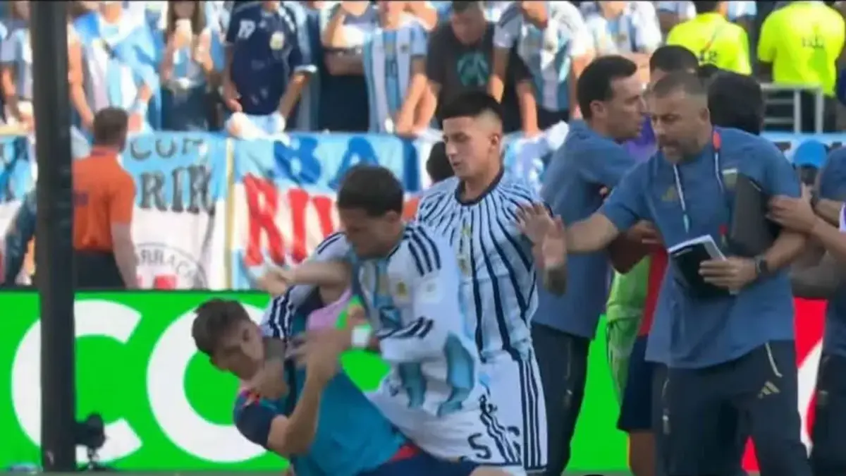 Finale Espagne-Argentine : Paredes dérape et voit rouge (vidéo)