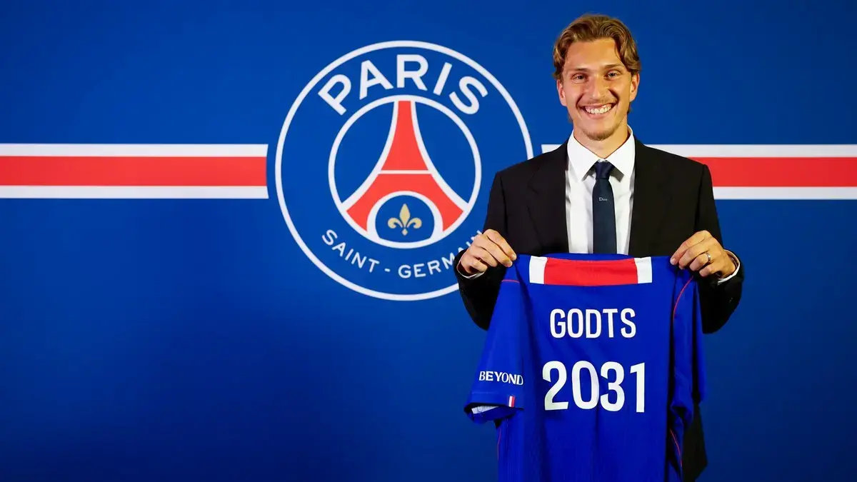Mika Godts rejoint le PSG pour 55 millions d’euros (officiel)