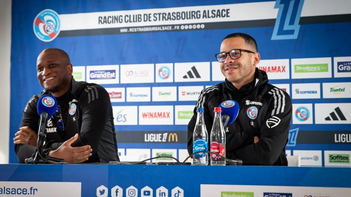 Liam Rosenior à Chelsea : le nouvel entraîneur des Blues jusqu’en 2032, après son passage à Strasbourg